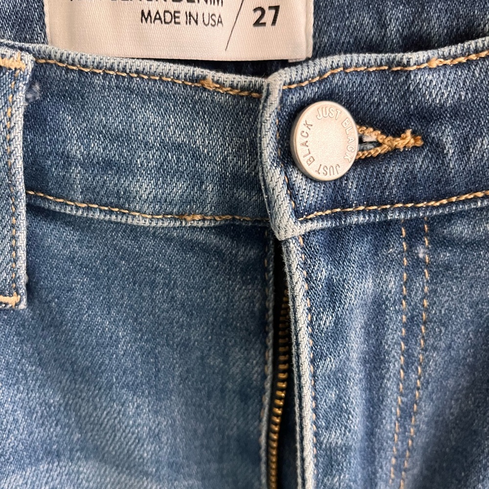 Just Black Women's Blue Ankle & Cropped Jeans Size 27